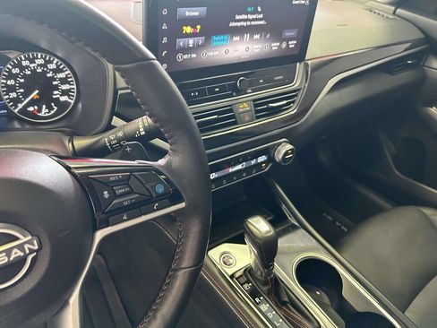 Used 2023 Nissan Altima 2.0 SR FWD image 22