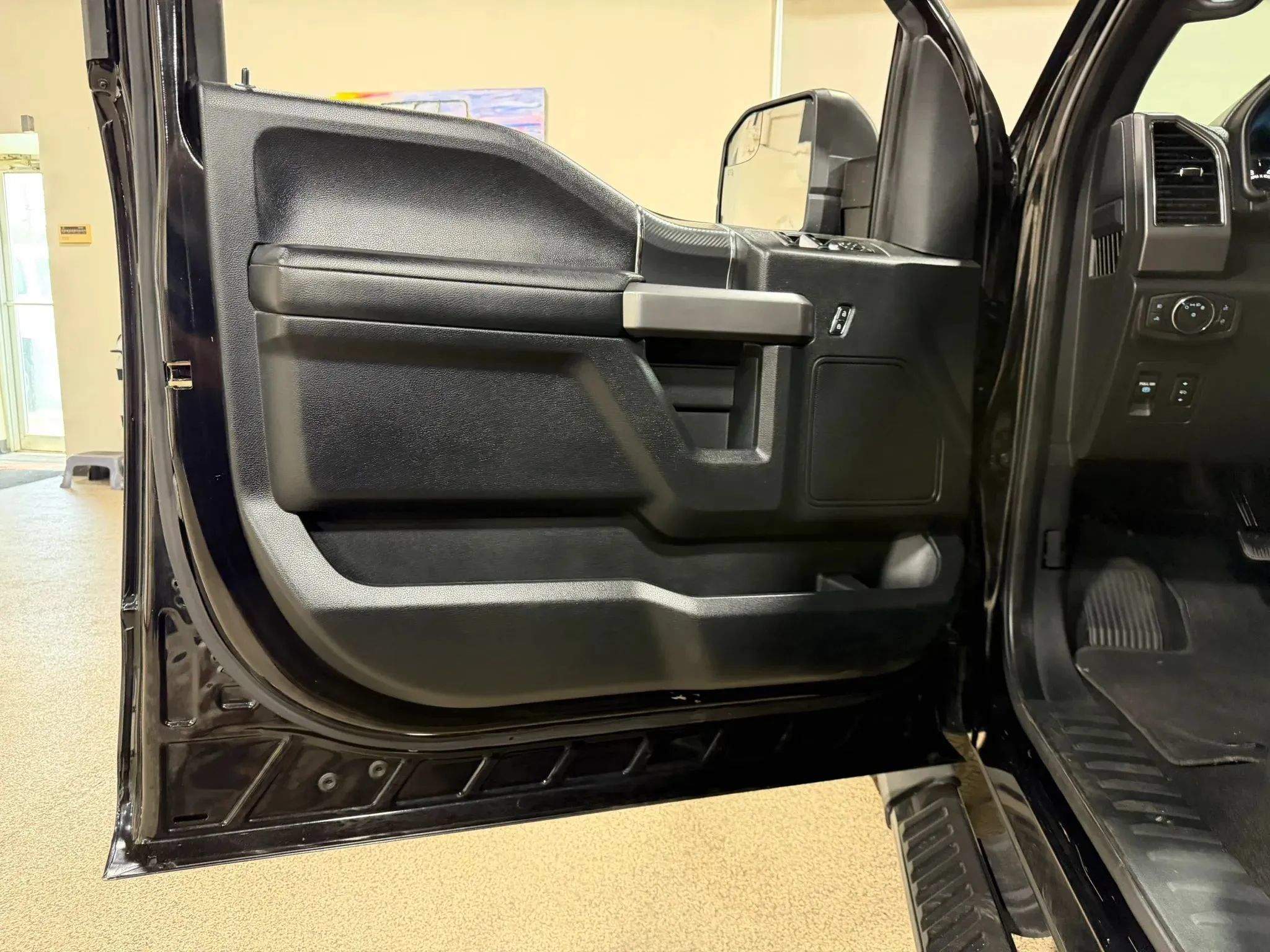 Used 2020 Ford F150 XLT w/ Equipment Group 302A Luxury AWD/4WD image 23