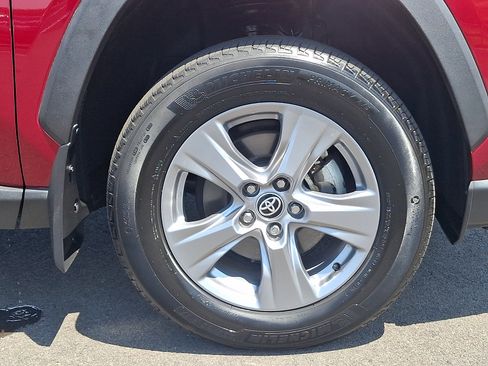 Used 2023 Toyota RAV4 XLE AWD/4WD image 9