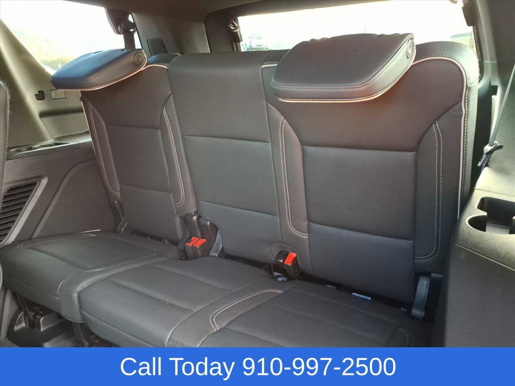 Used 2025 GMC Yukon Elevation w/ Elevation Premium Package AWD/4WD image 11