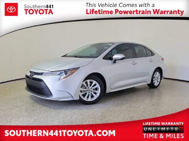 Used 2024 Toyota Corolla LE w/ LE Convenience Package FWD image 1