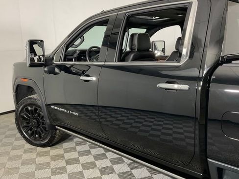 Used 2025 GMC Sierra 2500 Denali Ultimate image 39