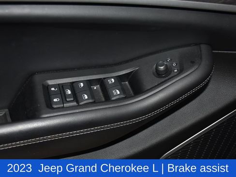 Used 2023 Jeep Grand Cherokee L Limited w/ Luxury Tech Group II AWD/4WD image 24