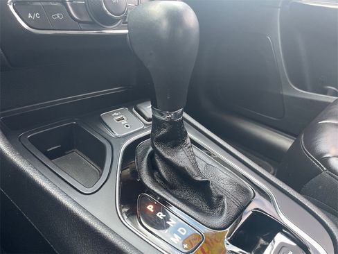 Used 2021 Jeep Cherokee Latitude Plus image 13