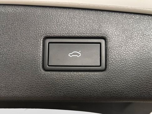 Used 2024 Volkswagen Tiguan SE R-Line AWD/4WD image 35