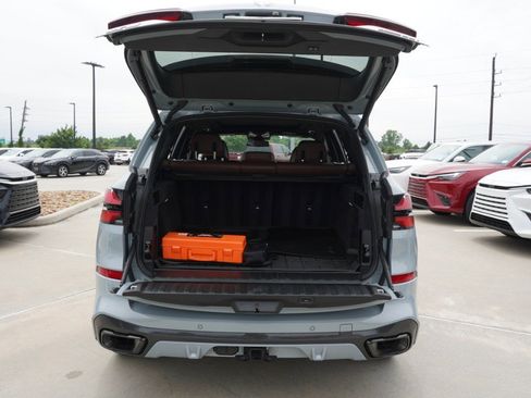 Used 2025 BMW X5 xDrive40i w/ M Sport Package AWD/4WD image 38