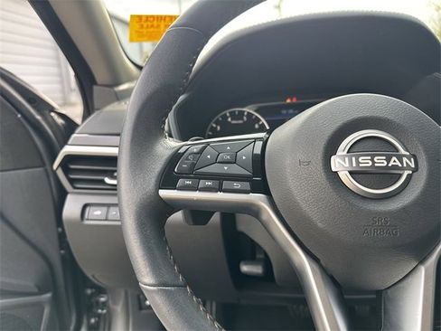 Used 2024 Nissan Altima 2.5 SR w/ SR Premium Package image 16