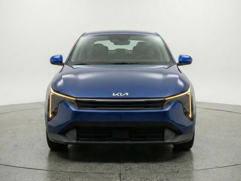 Used 2025 Kia K4 LXS image 2