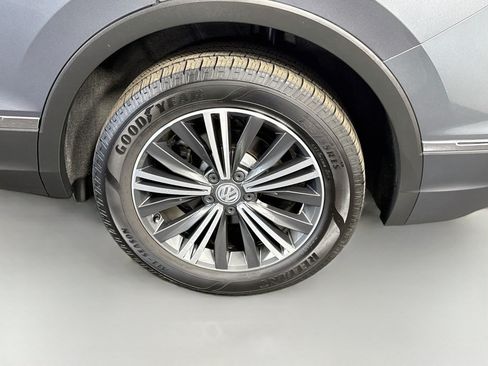 Used 2019 Volkswagen Tiguan SE FWD image 37