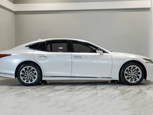 Used 2018 Lexus LS 500 w/ Accessory Package (Z1) RWD image 11