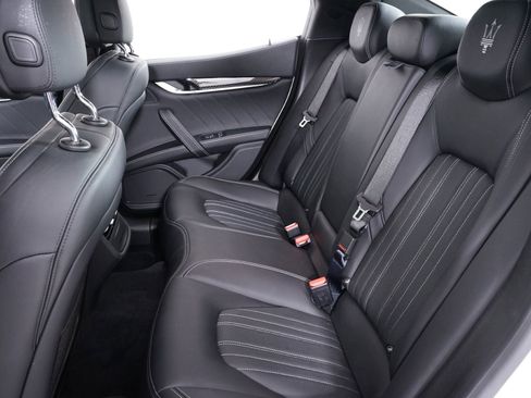 Used 2019 Maserati Ghibli S GranLusso image 23