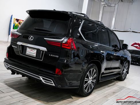 Used 2021 Lexus LX 570 4WD w/ Luxury Package image 24
