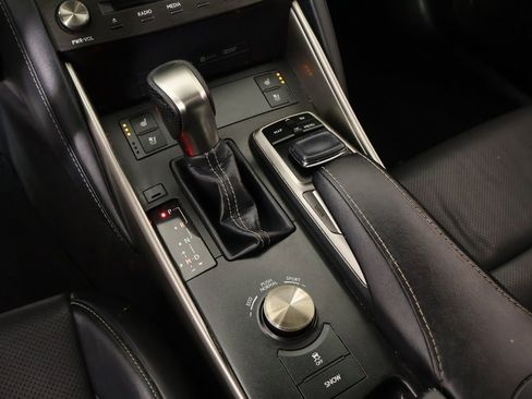 Used 2019 Lexus IS 300 image 9