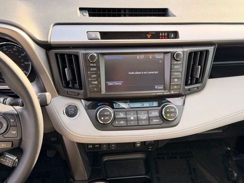 Used 2018 Toyota RAV4 Limited FWD image 15