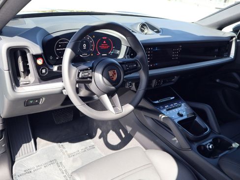 New 2026 Porsche Cayenne Coupe AWD/4WD image 4