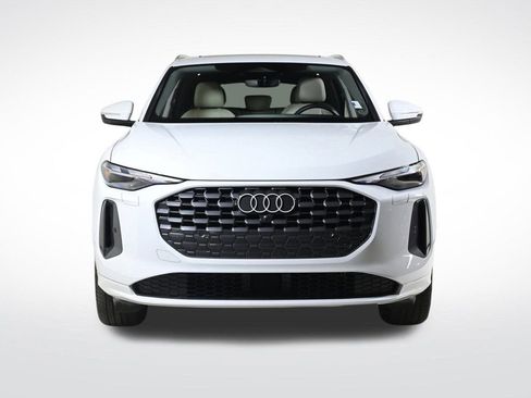 Certified 2025 Audi Q5 Premium w/ Convenience Package image 8