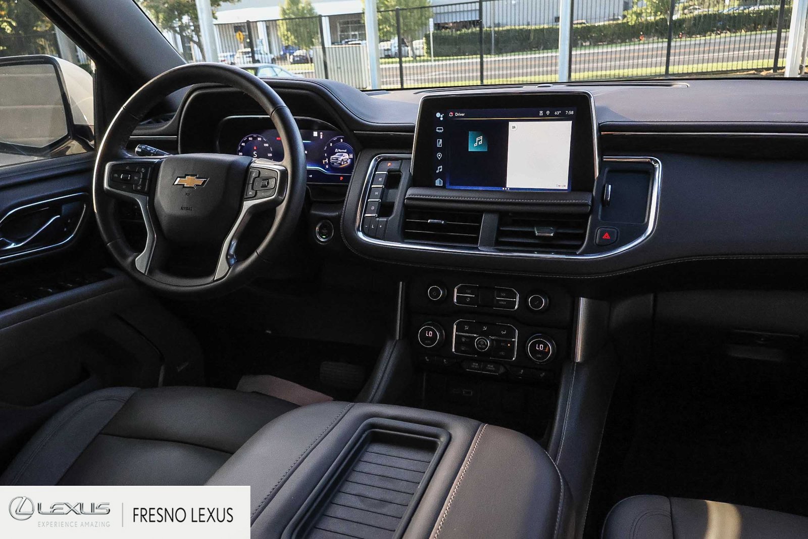 Used 2023 Chevrolet Tahoe LT w/ Luxury Package AWD/4WD image 12
