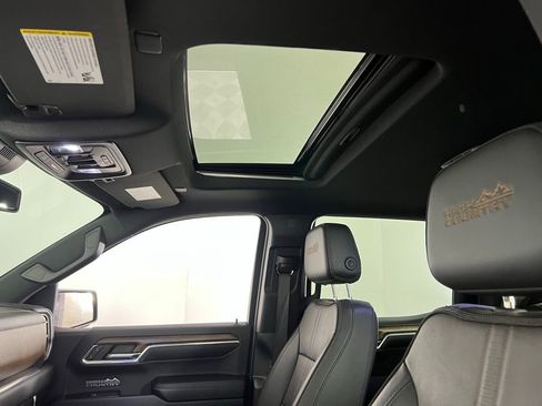 Used 2024 Chevrolet Silverado 1500 High Country w/ High Country Premium Package image 25