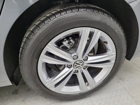 Used 2024 Volkswagen Jetta SE image 31