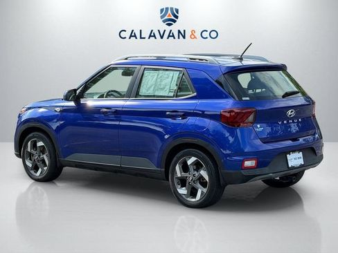 Used 2024 Hyundai Venue Limited FWD image 5