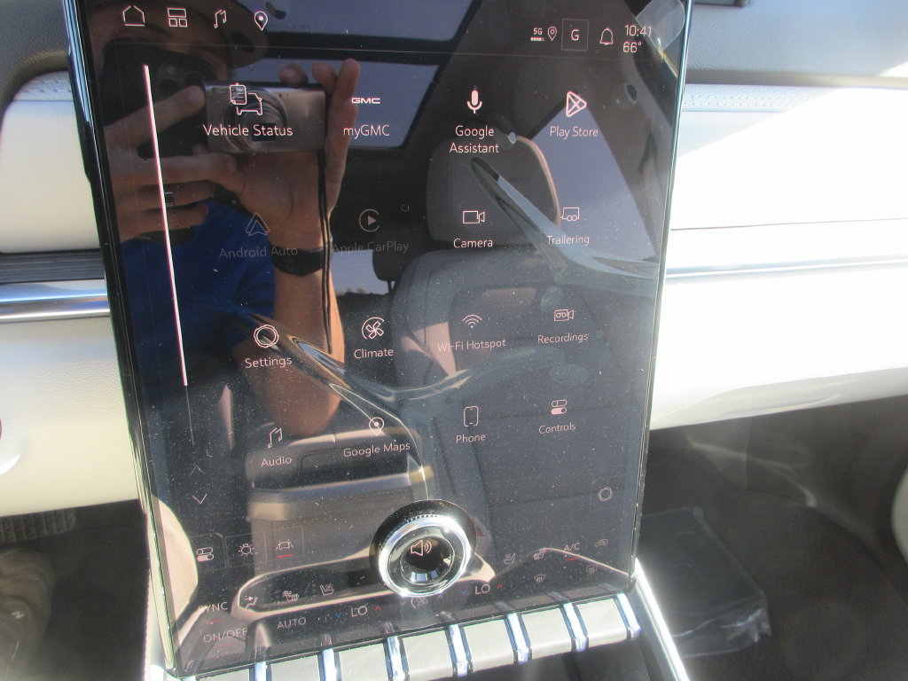 New 2027 GMC Terrain Denali AWD/4WD image 17