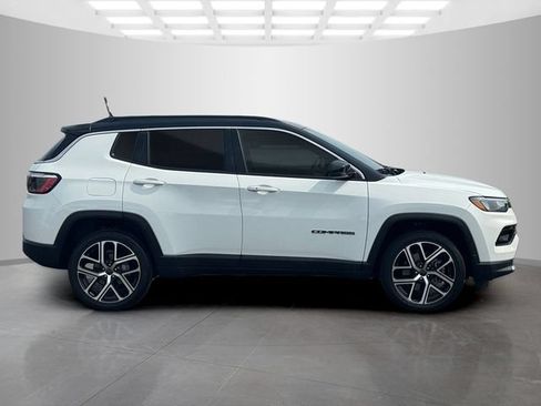 Certified 2025 Jeep Compass Limited AWD/4WD image 8