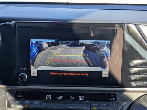 Used 2025 Toyota Camry LE image 29