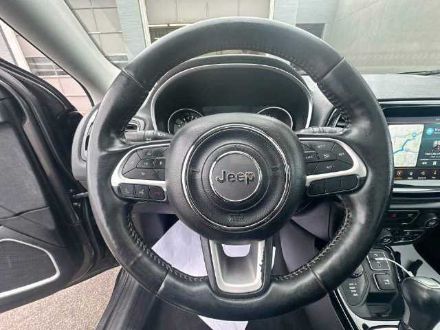 Used 2018 Jeep Compass Limited w/ Navigation Group AWD/4WD image 17