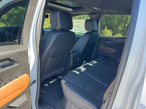 New 2025 GMC Canyon AT4 w/ Nightfall Edition image 22