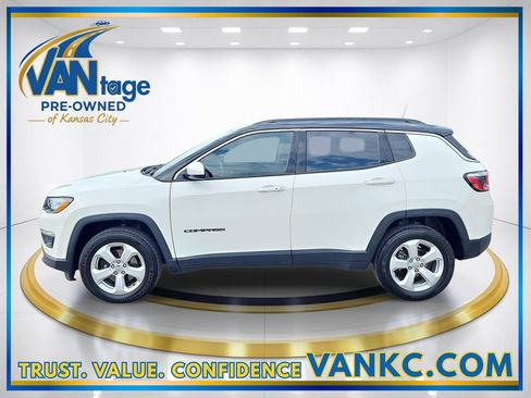 Used 2019 Jeep Compass Latitude w/ Cold Weather Group AWD/4WD image 10