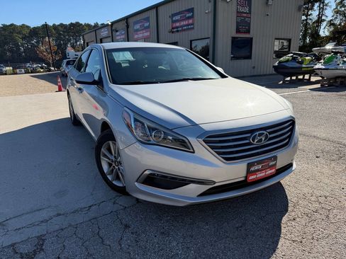 Used 2015 Hyundai Sonata SE w/ Option Group 09 image 1
