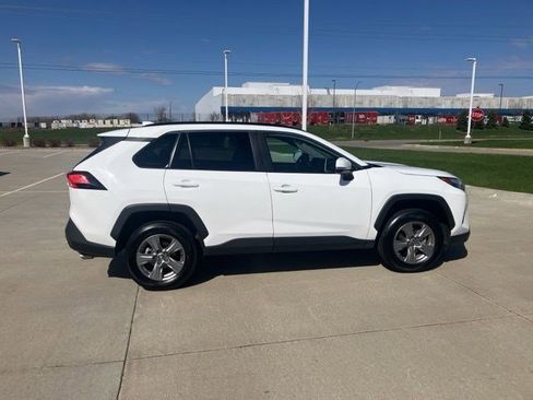 Used 2025 Toyota RAV4 XLE image 5