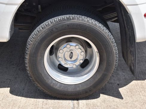 Used 2024 Ford F350 Platinum AWD/4WD image 11