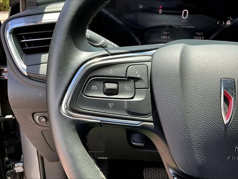 Used 2025 Buick Encore GX Preferred AWD/4WD image 12