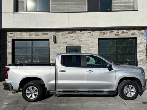 Used 2022 Chevrolet Silverado 1500 LT w/ Bed Protection Package AWD/4WD image 2