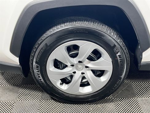 Certified 2025 Toyota RAV4 LE image 27