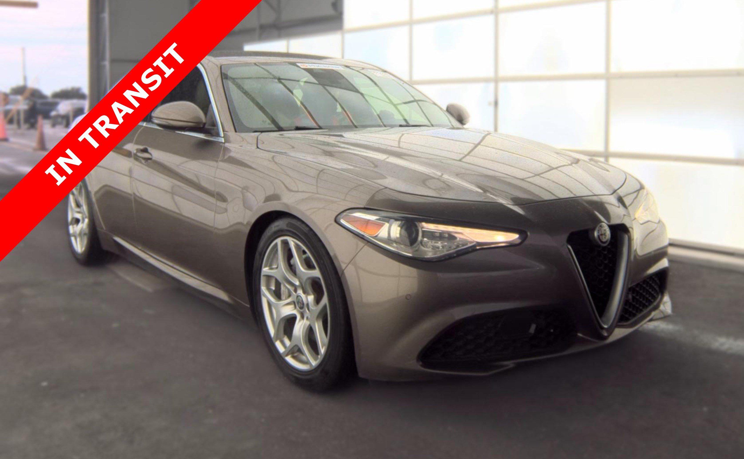 Used 2019 Alfa Romeo Giulia Ti RWD image 3