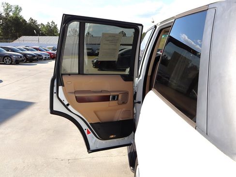 Used 2011 Land Rover Range Rover HSE LUX image 32