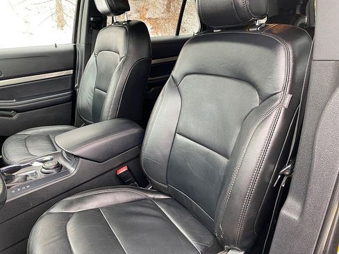 Certified 2018 Ford Explorer XLT w/ Equipment Group 202A image 25