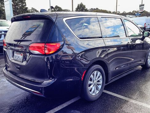 Used 2018 Chrysler Pacifica Touring Plus image 20