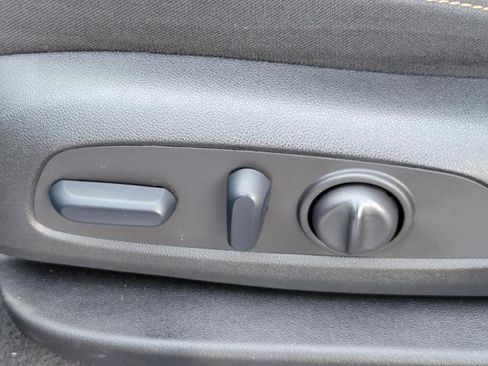 Used 2024 Chevrolet Equinox LT FWD image 15