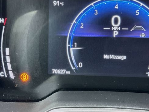 Used 2023 Toyota Corolla Cross XLE image 8