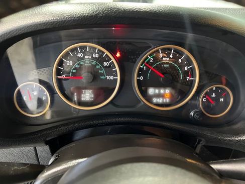 Used 2014 Jeep Wrangler Unlimited Sahara image 16