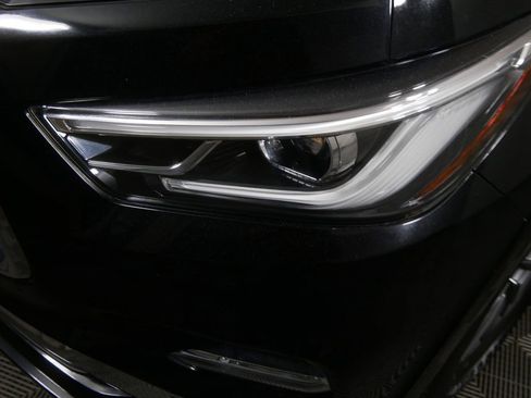 Used 2022 INFINITI QX80 Luxe image 9