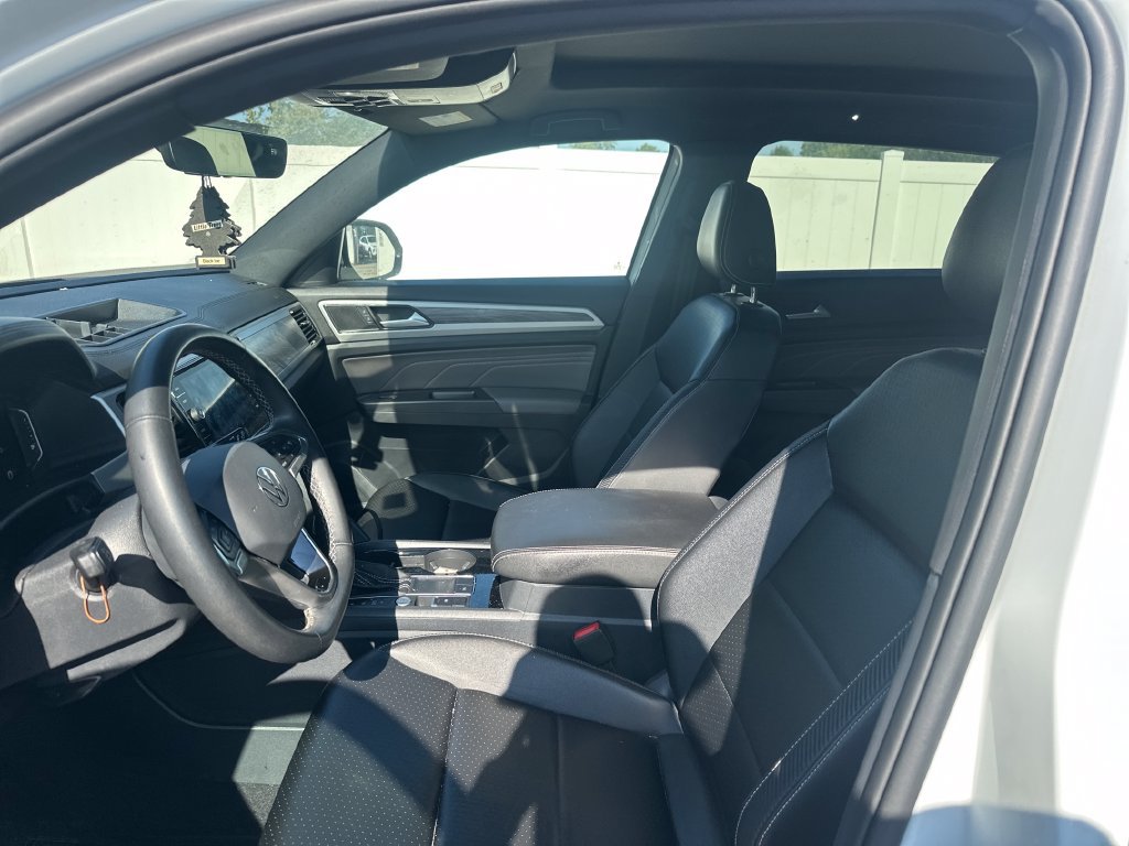 Used 2022 Volkswagen Atlas Cross Sport SE FWD image 39
