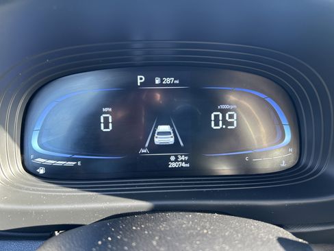 Certified 2024 Hyundai Venue SEL image 22