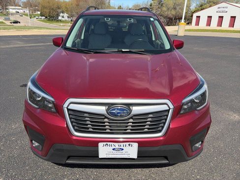 Used 2021 Subaru Forester Premium AWD/4WD image 8