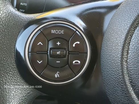 Used 2022 Kia Soul LX image 23