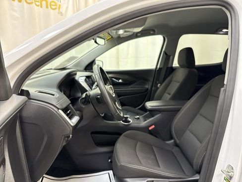 Used 2024 GMC Terrain SLE image 12
