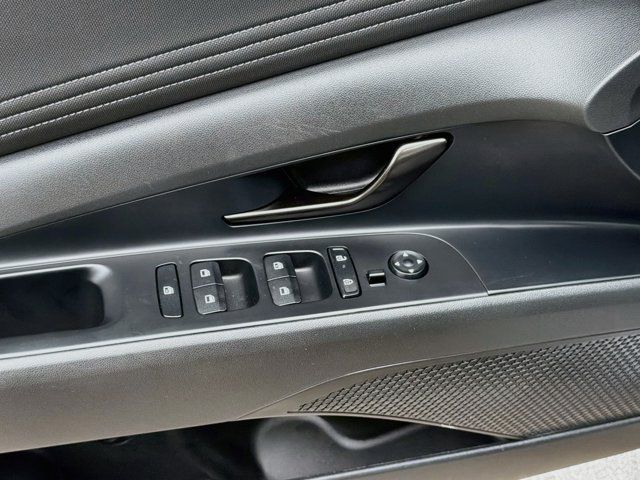 Certified 2025 Hyundai Elantra Sport FWD image 17